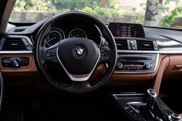 BMW 320 d xDrive Line Luxury 7