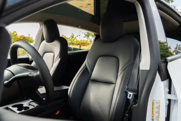Tesla Model Y Long Range Dual Motor AWD 8