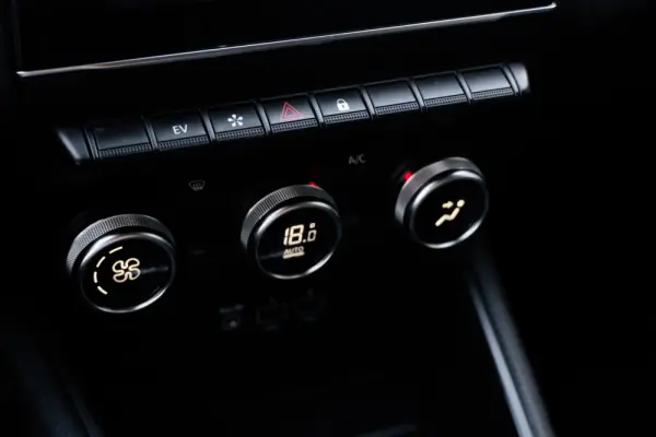 Renault Captur 1.6 E-Tech Plug-In Intens 20
