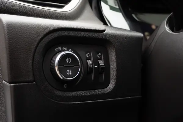 Opel Grandland X 1.2 T Business Edition 47