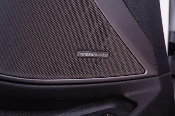 BMW 318 d Pack Desportivo M Pro Auto 47