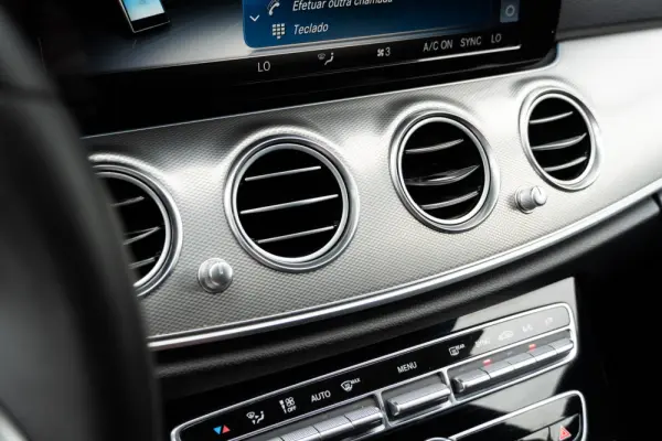 Mercedes-Benz E 220 D Avantgarde 26