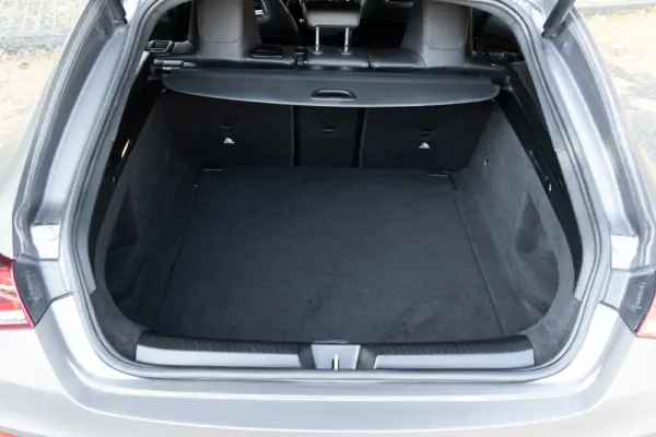 Mercedes-Benz CLA 180 d 7G-DCT AMG Line 52