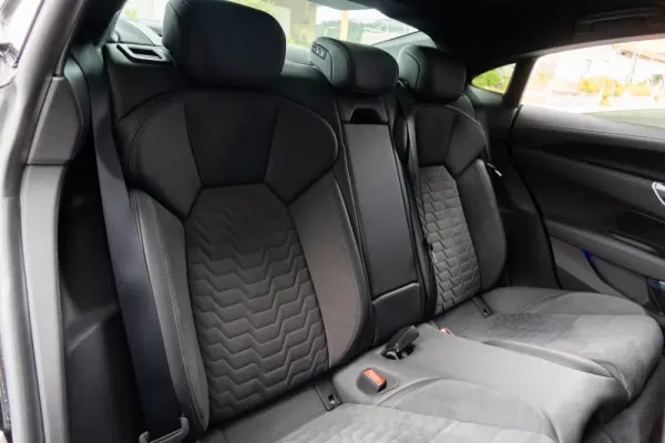 Audi e-tron GT quattro 9
