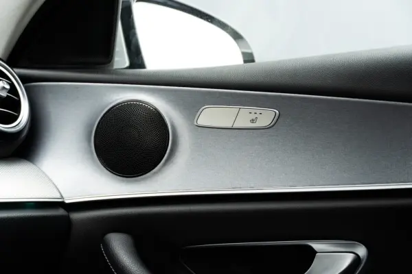 Mercedes-Benz E 220 D Avantgarde 47