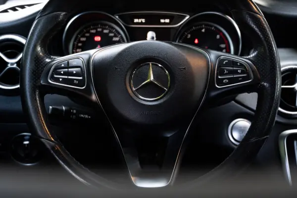 Mercedes-Benz CLA 180 d 11