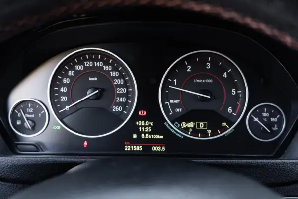 BMW 318 d Auto Line Sport 12