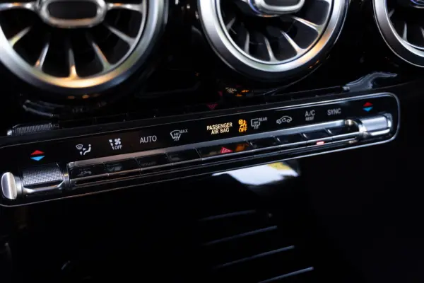 Mercedes-Benz CLA 180 d 7G-DCT AMG Line 41
