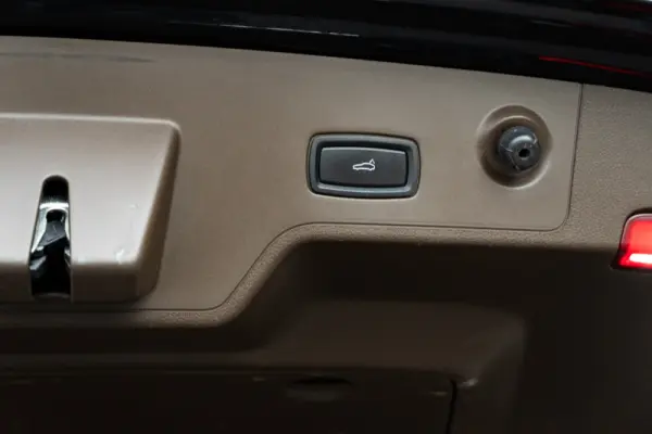 Porsche Panamera Sport Turismo 4 E-Hybrid Platinum Edition PDLS 56
