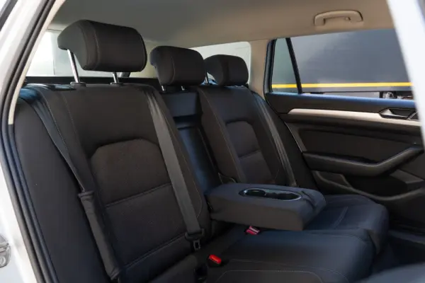 Volkswagen Passat Variant 1.6 TDI Confortline DSG 9