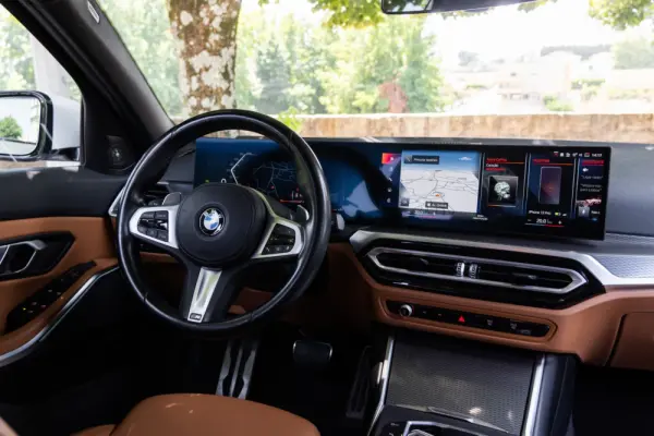 BMW 318 d Pack Desportivo M Pro Auto 7