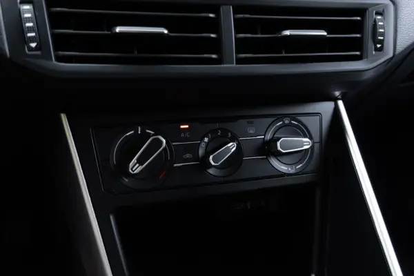 Volkswagen Polo 1.0 TSI Life 17