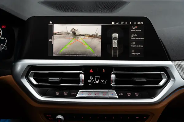 BMW 330 e Pack M Auto 13