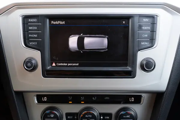 Volkswagen Passat Variant 1.6 TDI Confortline DSG 17