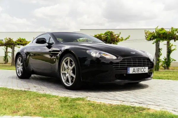 Aston Martin Vantage Coupe Sportshift 3
