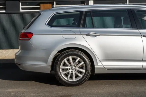 Volkswagen Passat Variant 1.6 TDI Confortline DSG 32