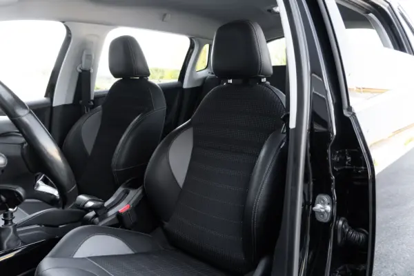 Peugeot 2008 1.2 PureTech Allure 8