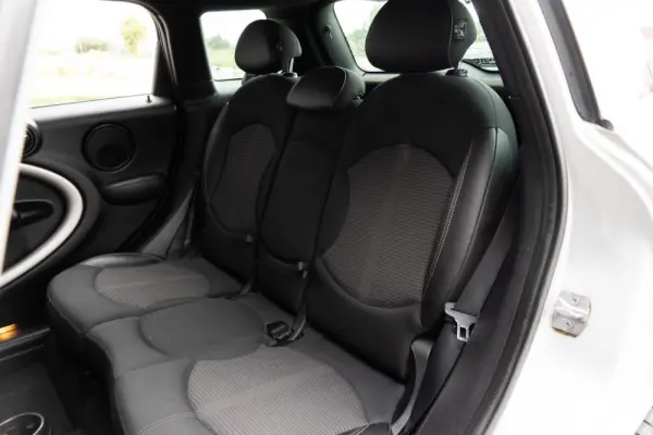 MINI Countryman Cooper D 9