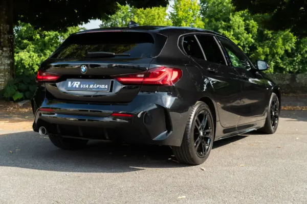 BMW 116 d Pack Desportivo M Auto 4