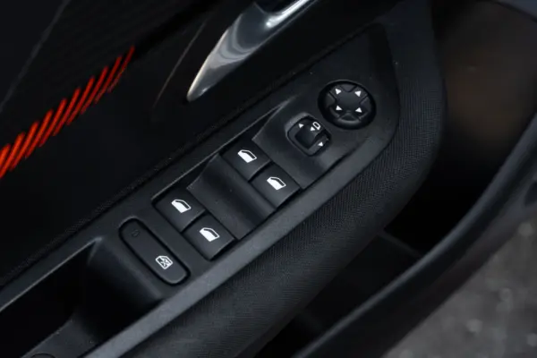 Peugeot e-208 50 kWh Active 46