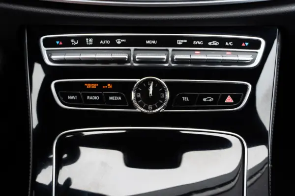 Mercedes-Benz E 220 D Avantgarde 23