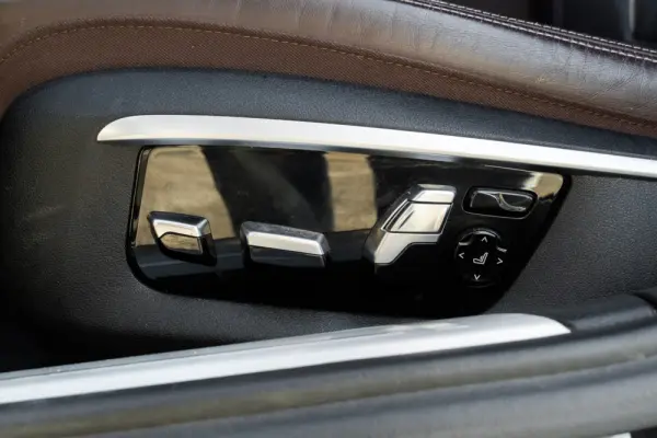 BMW 730 d Pack M Auto 33