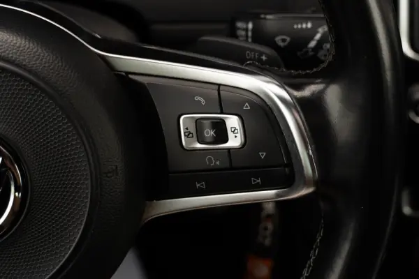 Volkswagen Golf 2.0 TDi GTD DSG 44
