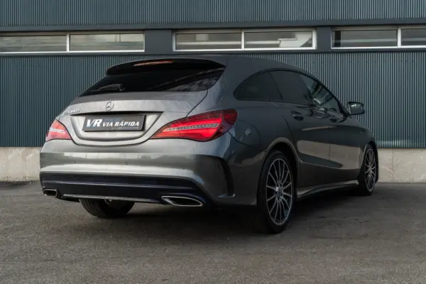 Mercedes-Benz CLA 180 d Shooting Brake AMG Line 4