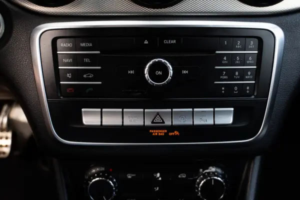 Mercedes-Benz CLA 180 d Shooting Brake AMG Line 17
