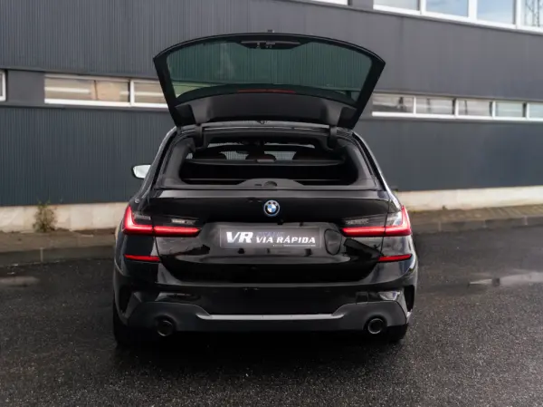 BMW 330 e Pack M Auto 37