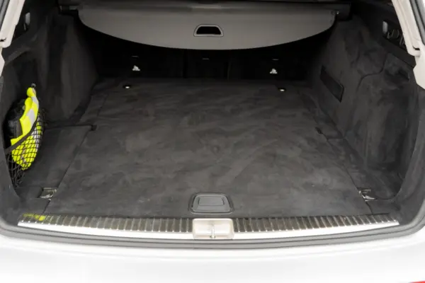 Mercedes-Benz E 220 D Avantgarde 49