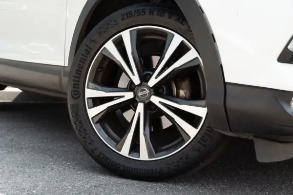 Nissan Qashqai 1.5 dCi N-Connecta J18 24