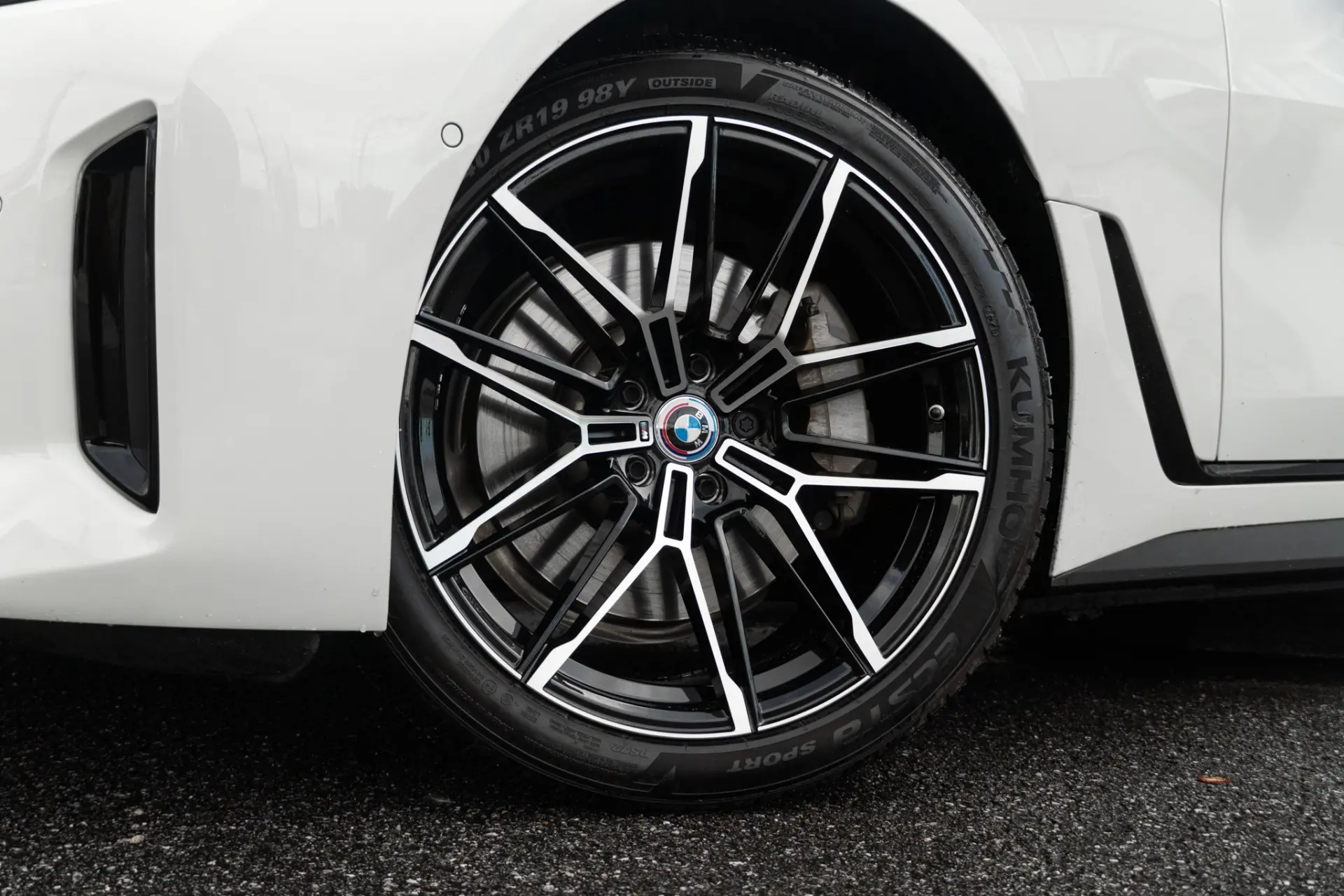 BMW i4 eDrive40 27