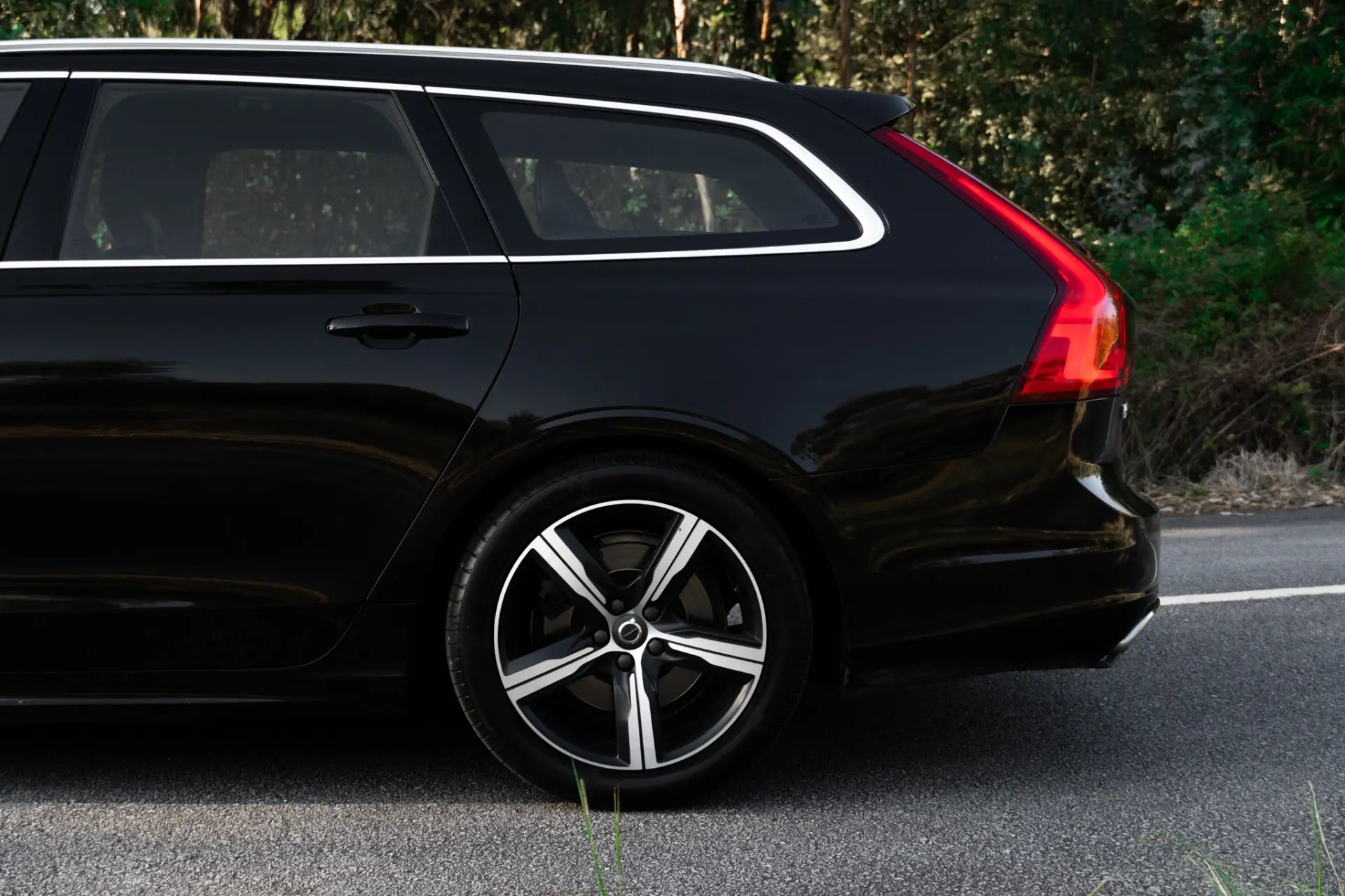 Volvo V90 2.0 D4 R-Design Geartronic 32