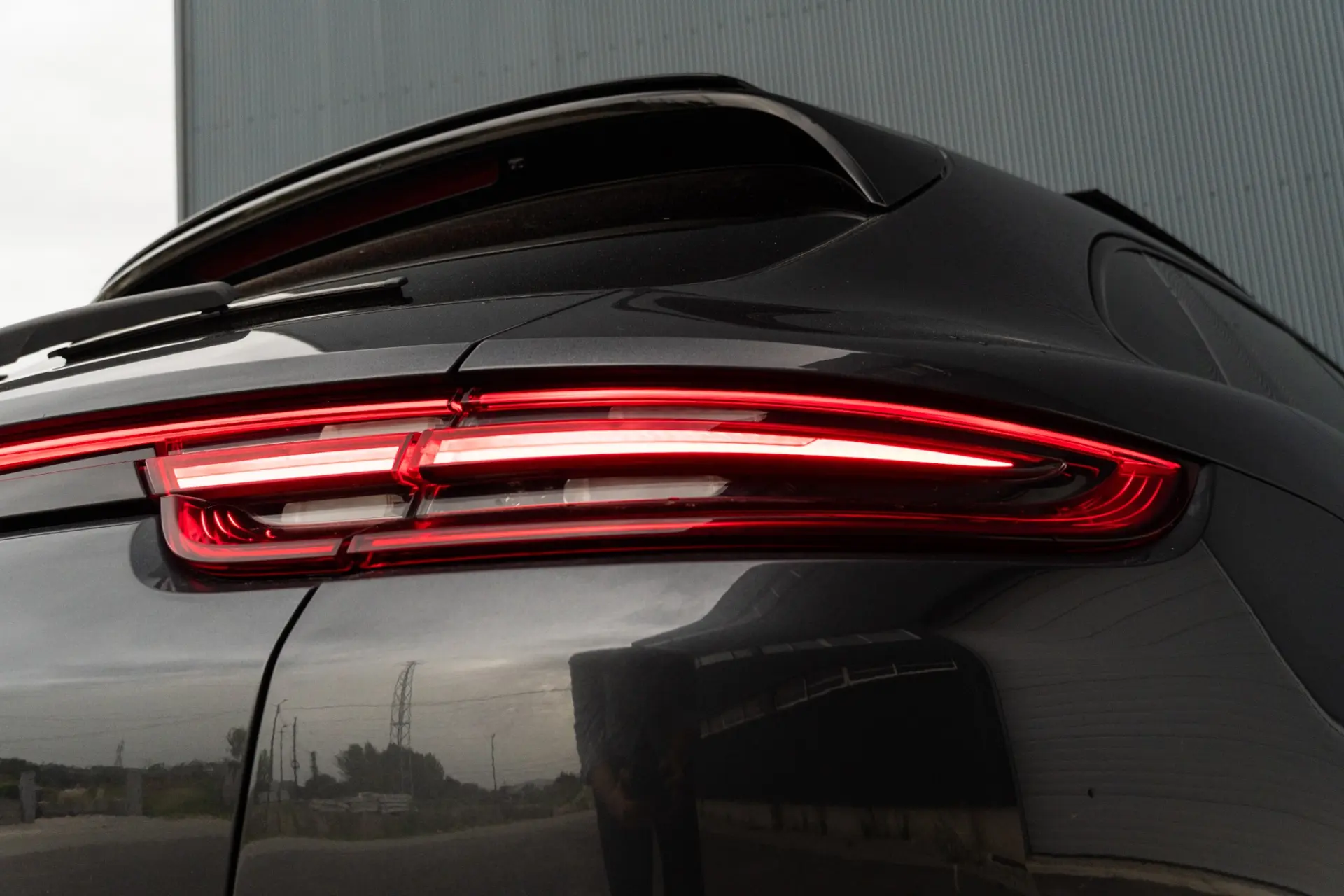 Porsche Panamera Sport Turismo 4 E-Hybrid Platinum Edition PDLS 42