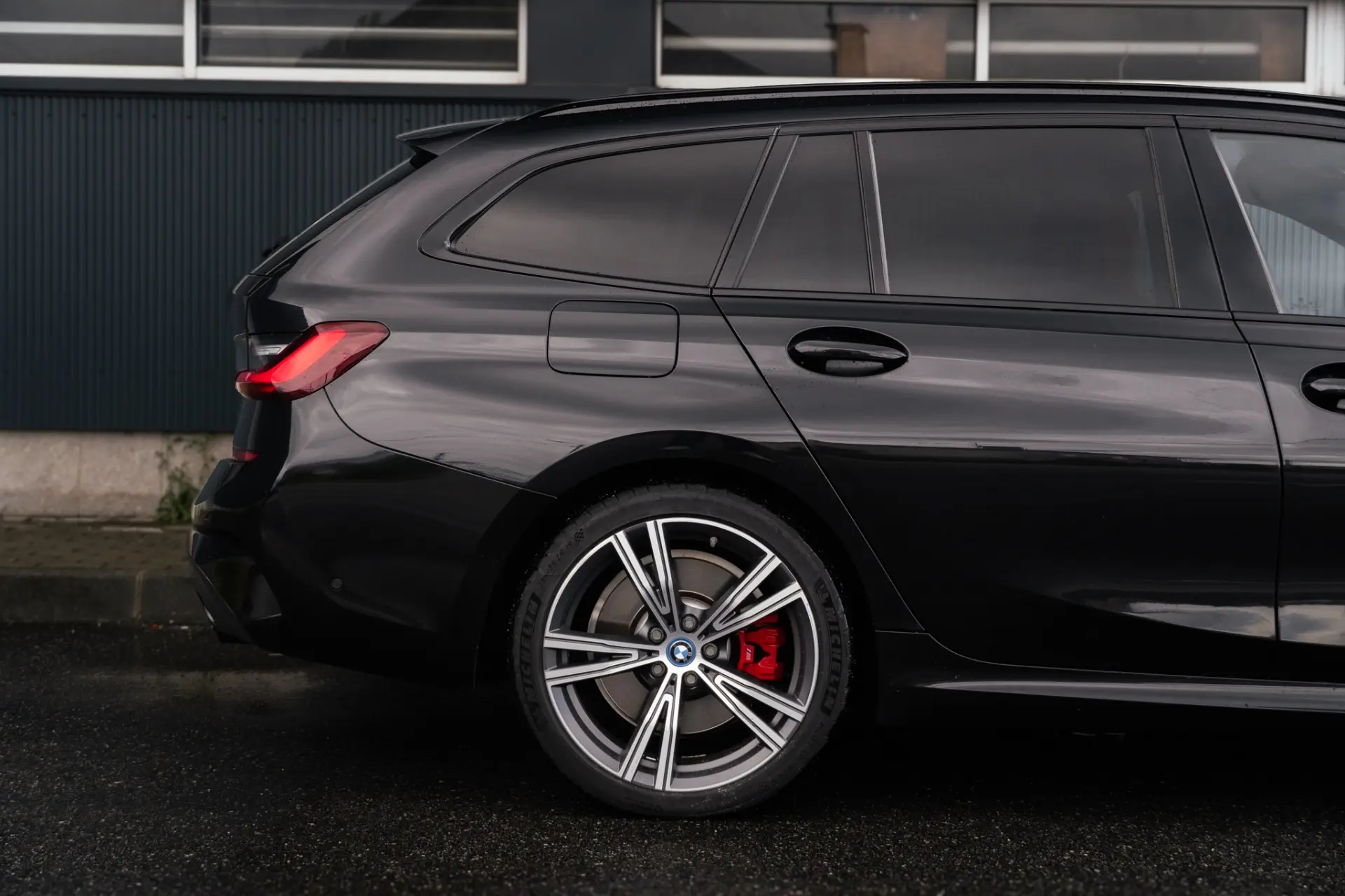 BMW 330 e Pack M Auto 34