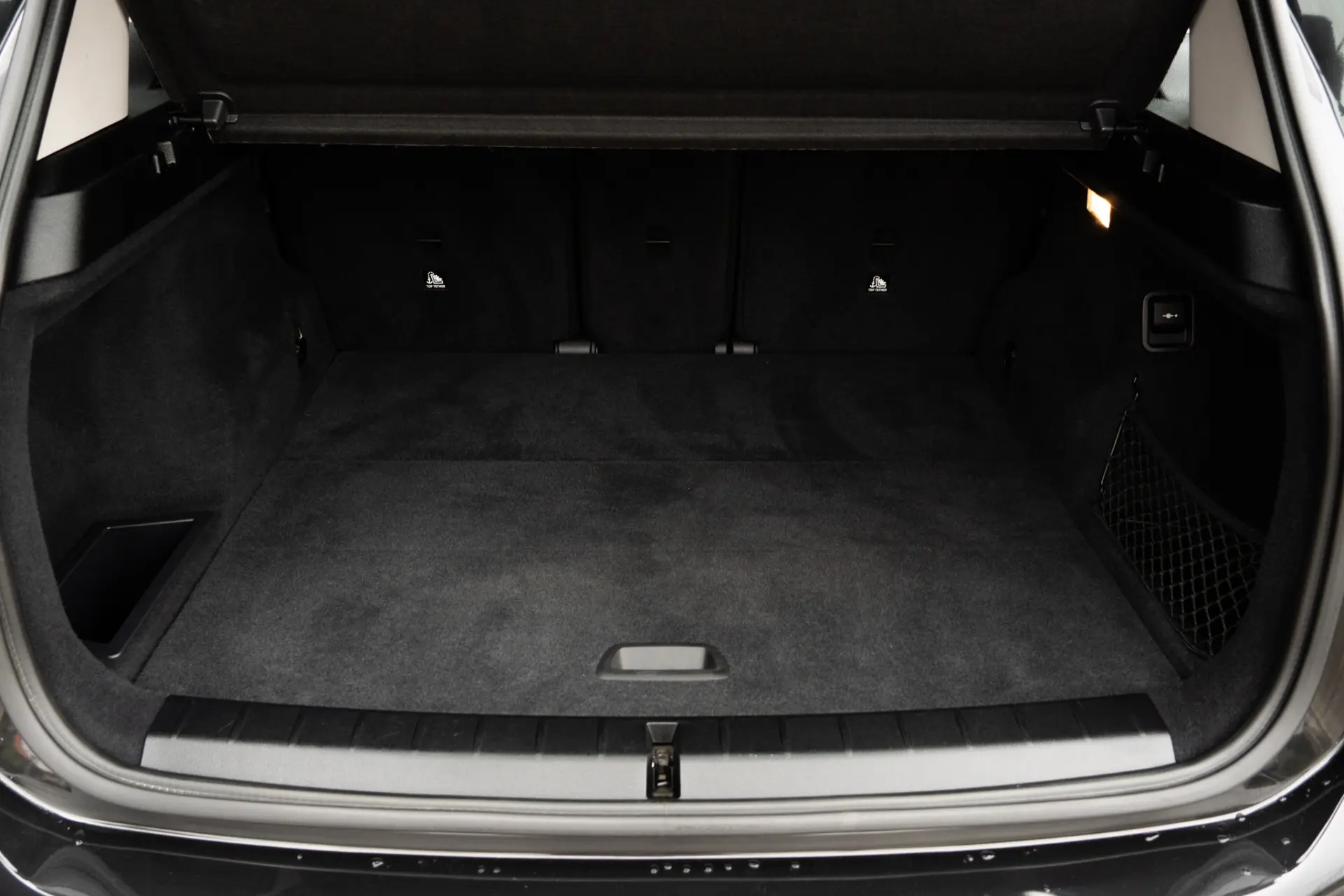 BMW X1 16 d sDrive Advantage 44
