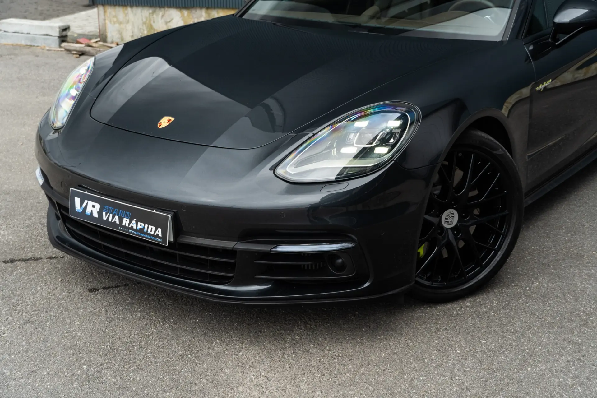 Porsche Panamera Sport Turismo 4 E-Hybrid Platinum Edition PDLS 30