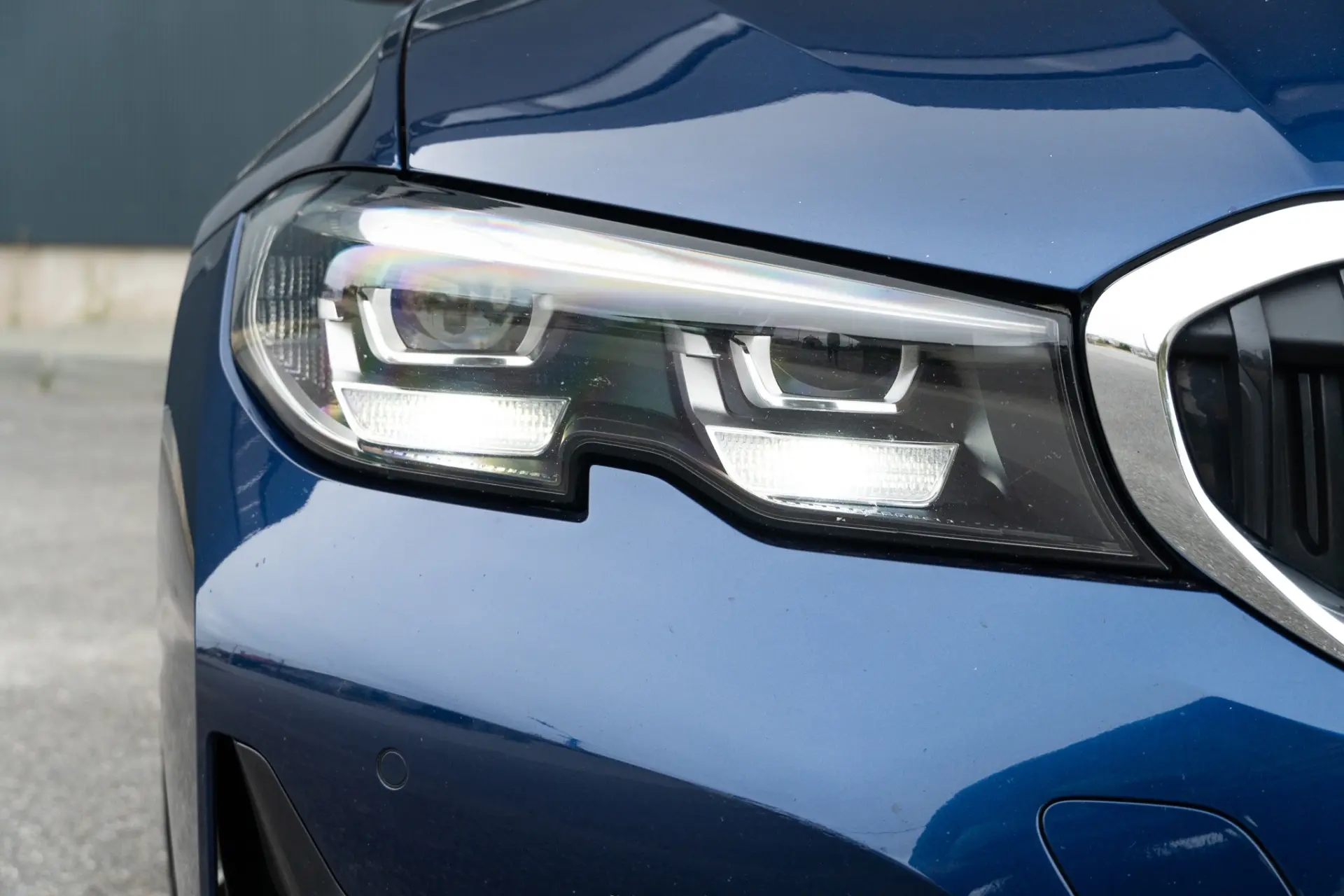 BMW 330 e Line Luxury Auto 29