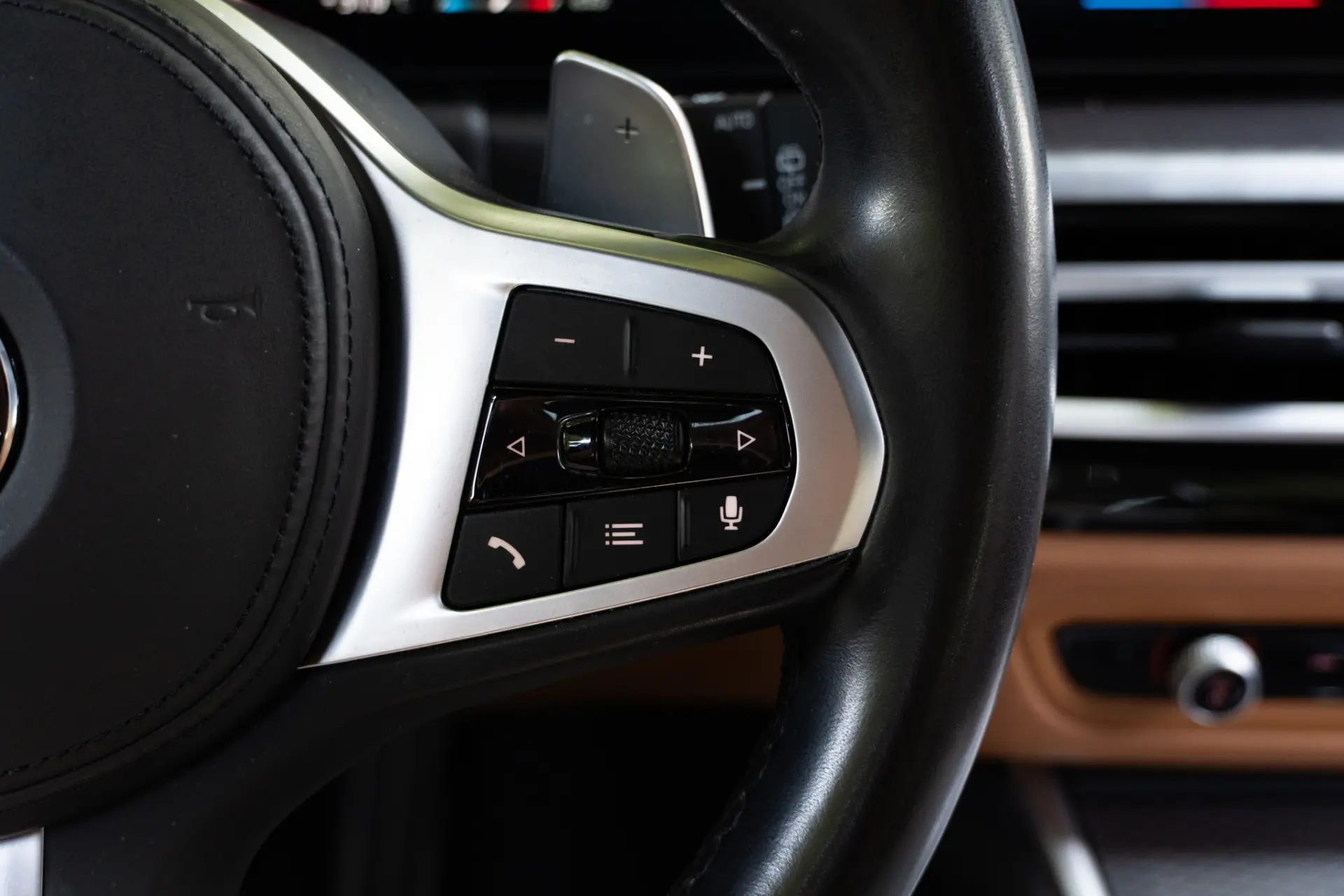 BMW 318 d Pack Desportivo M Pro Auto 44