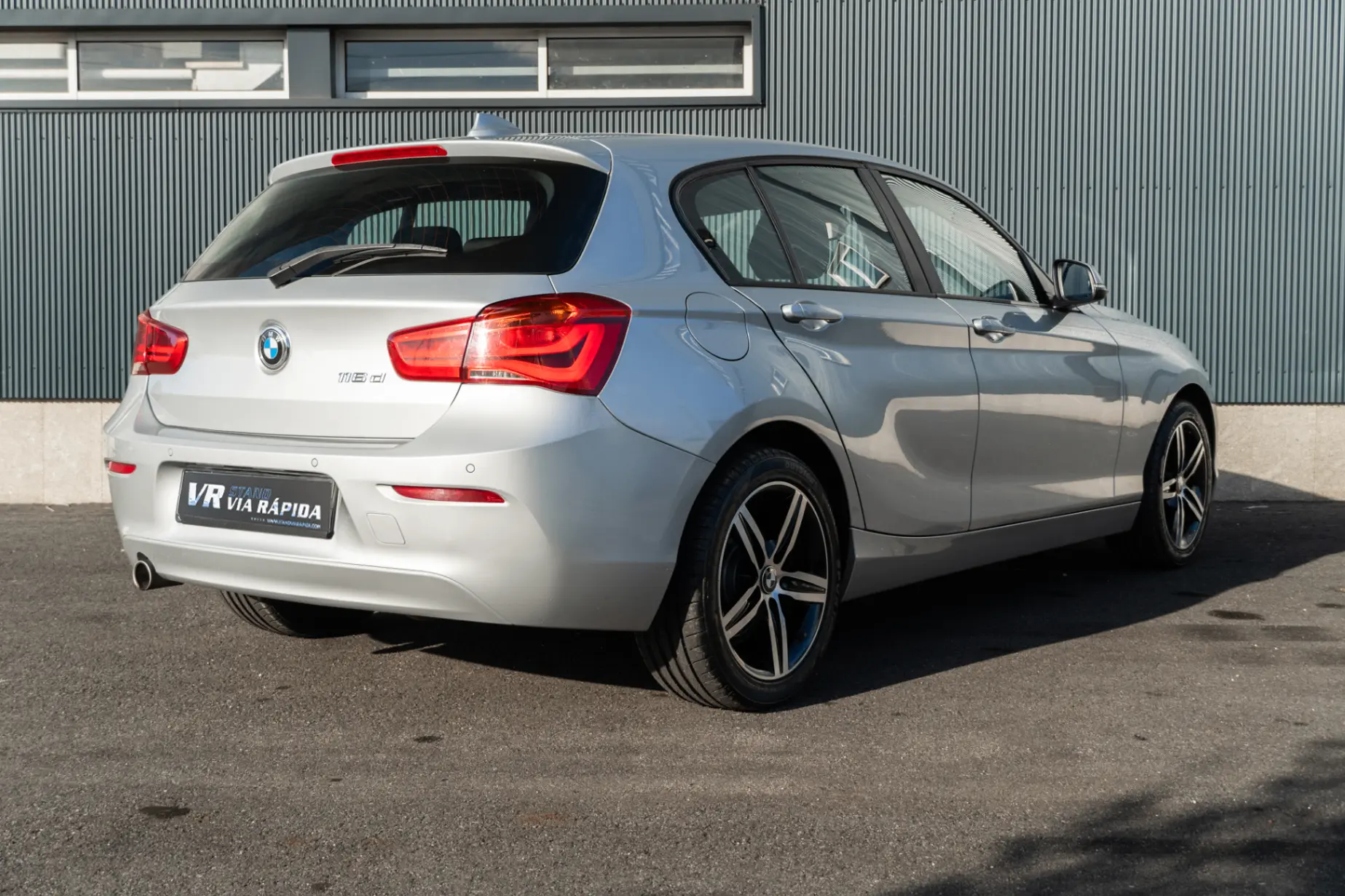 BMW 116 d Line Sport 4