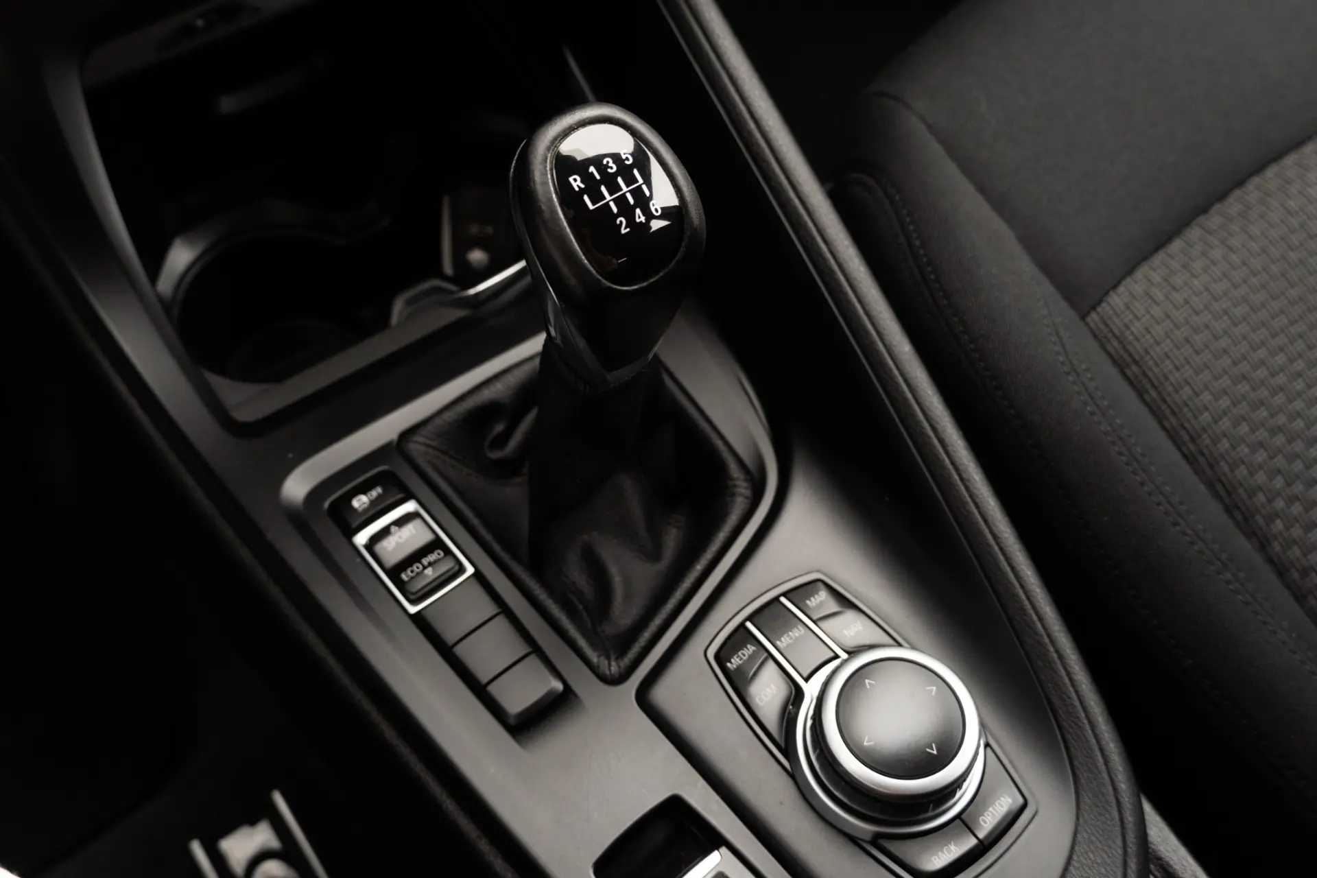 BMW X1 16 d sDrive Advantage 22