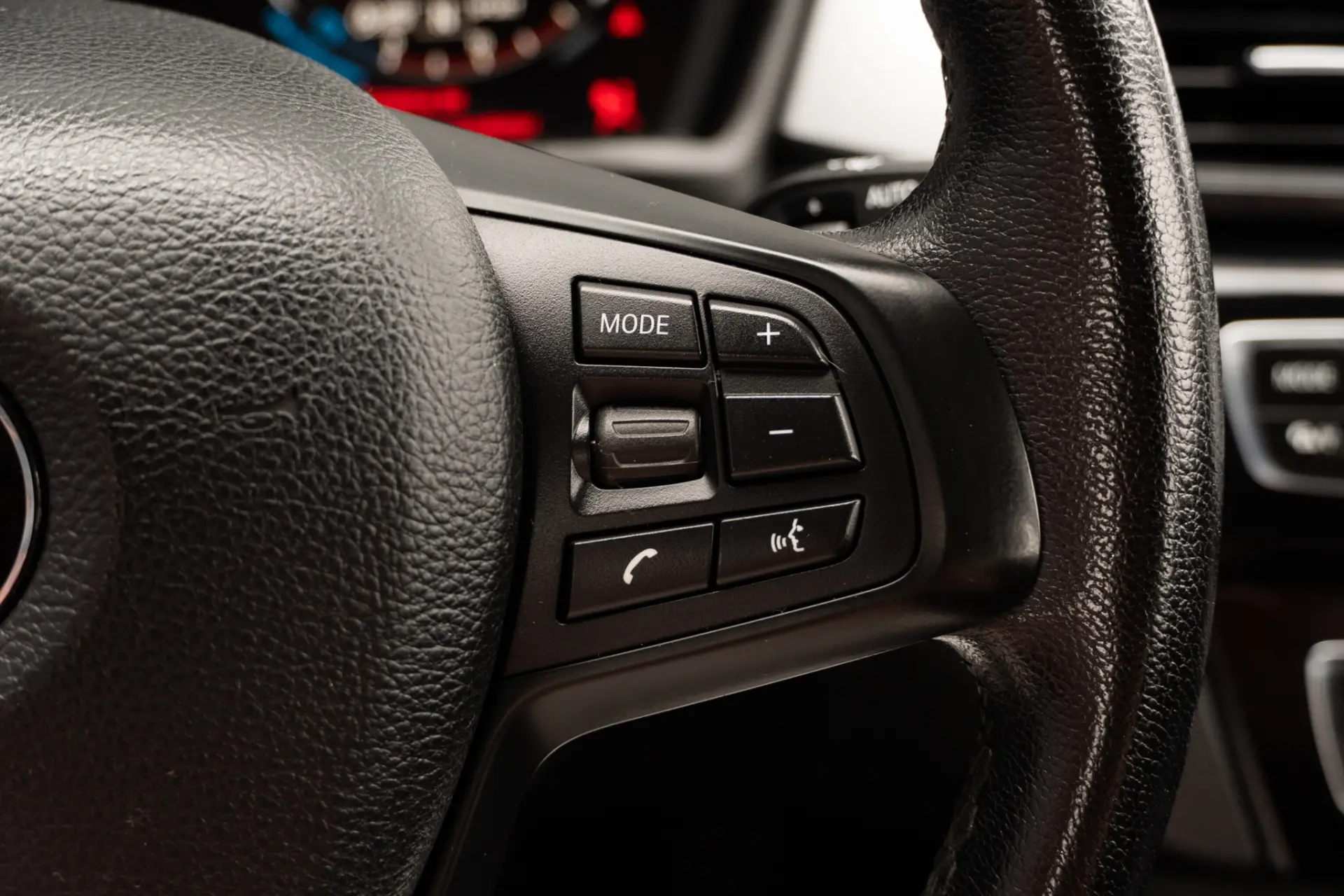 BMW X1 16 d sDrive Advantage 38