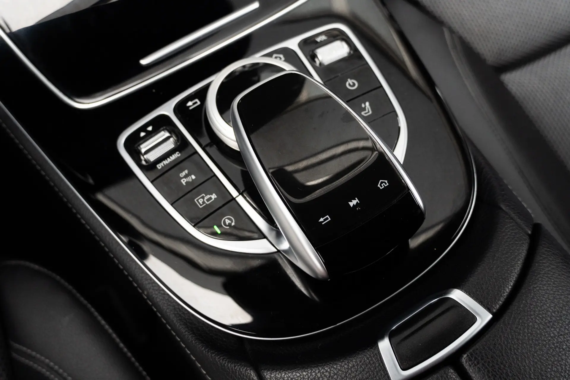 Mercedes-Benz E 220 D Avantgarde 27