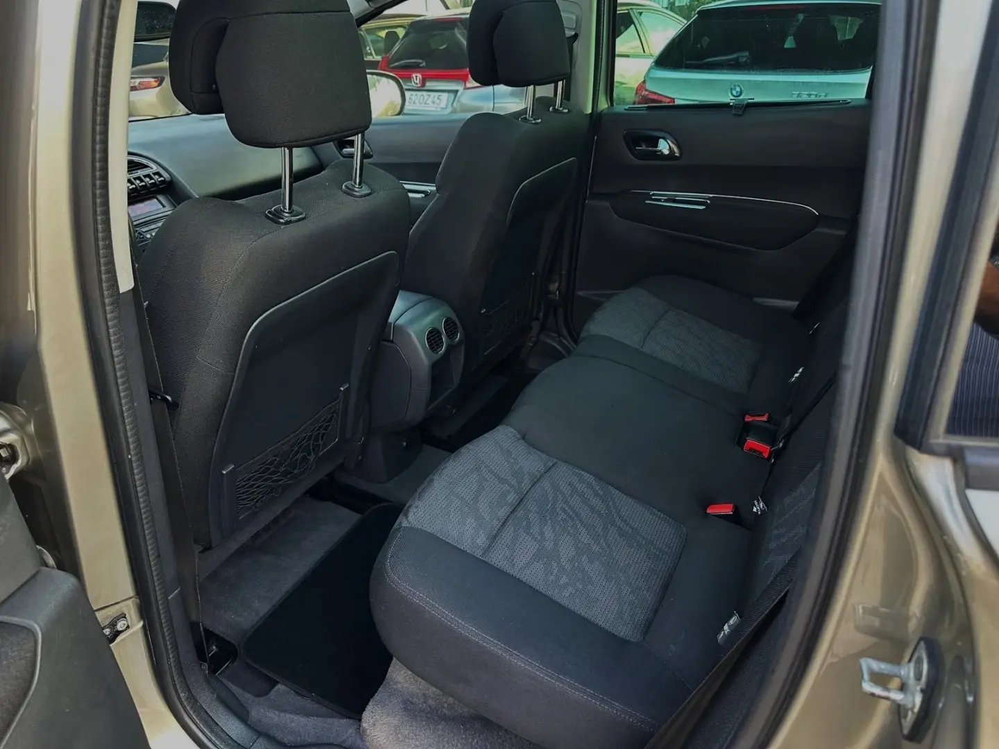 Peugeot 3008 1.6 HDi Sport 29