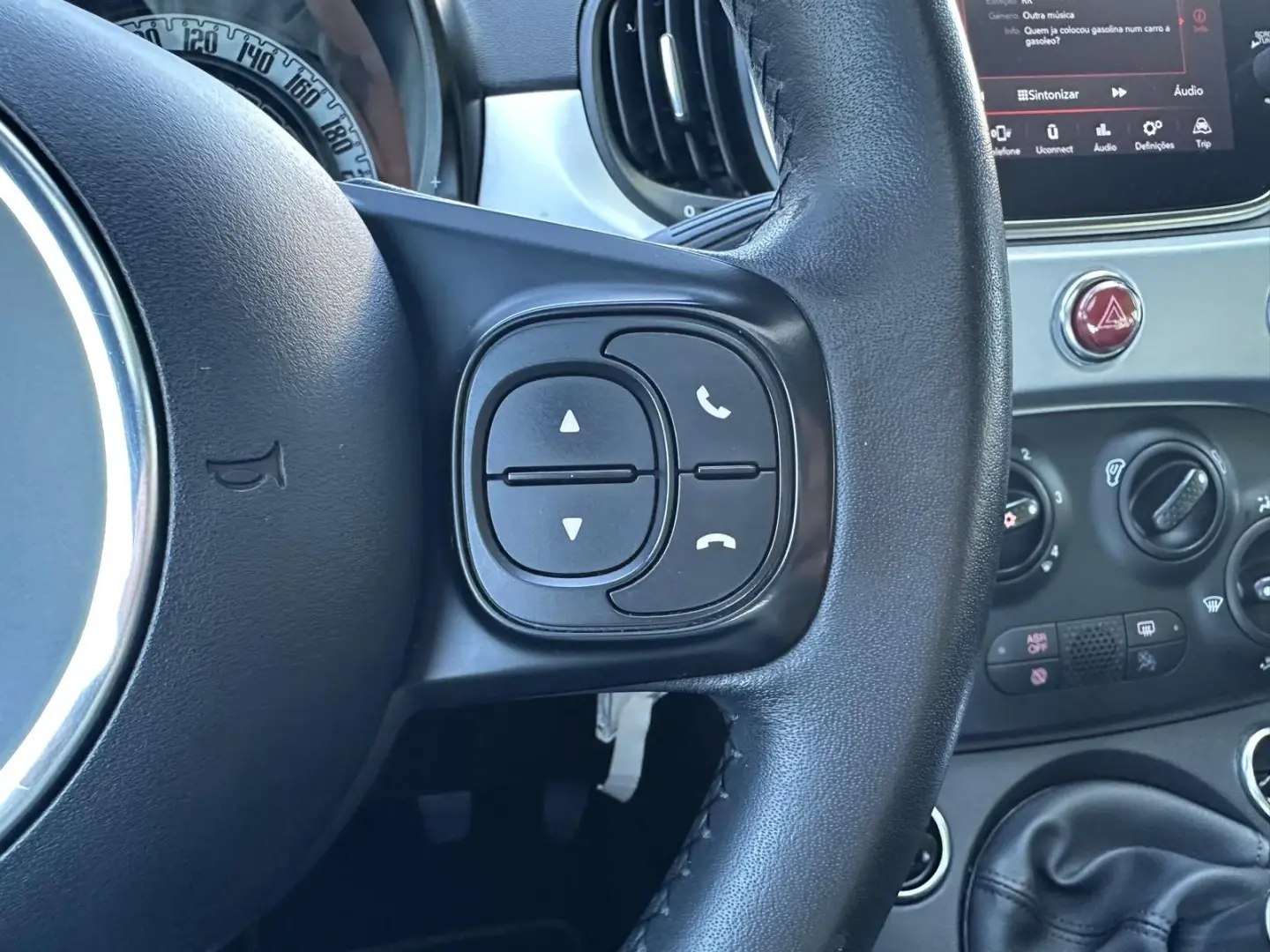Fiat 500 1.0 Hybrid Connect 15