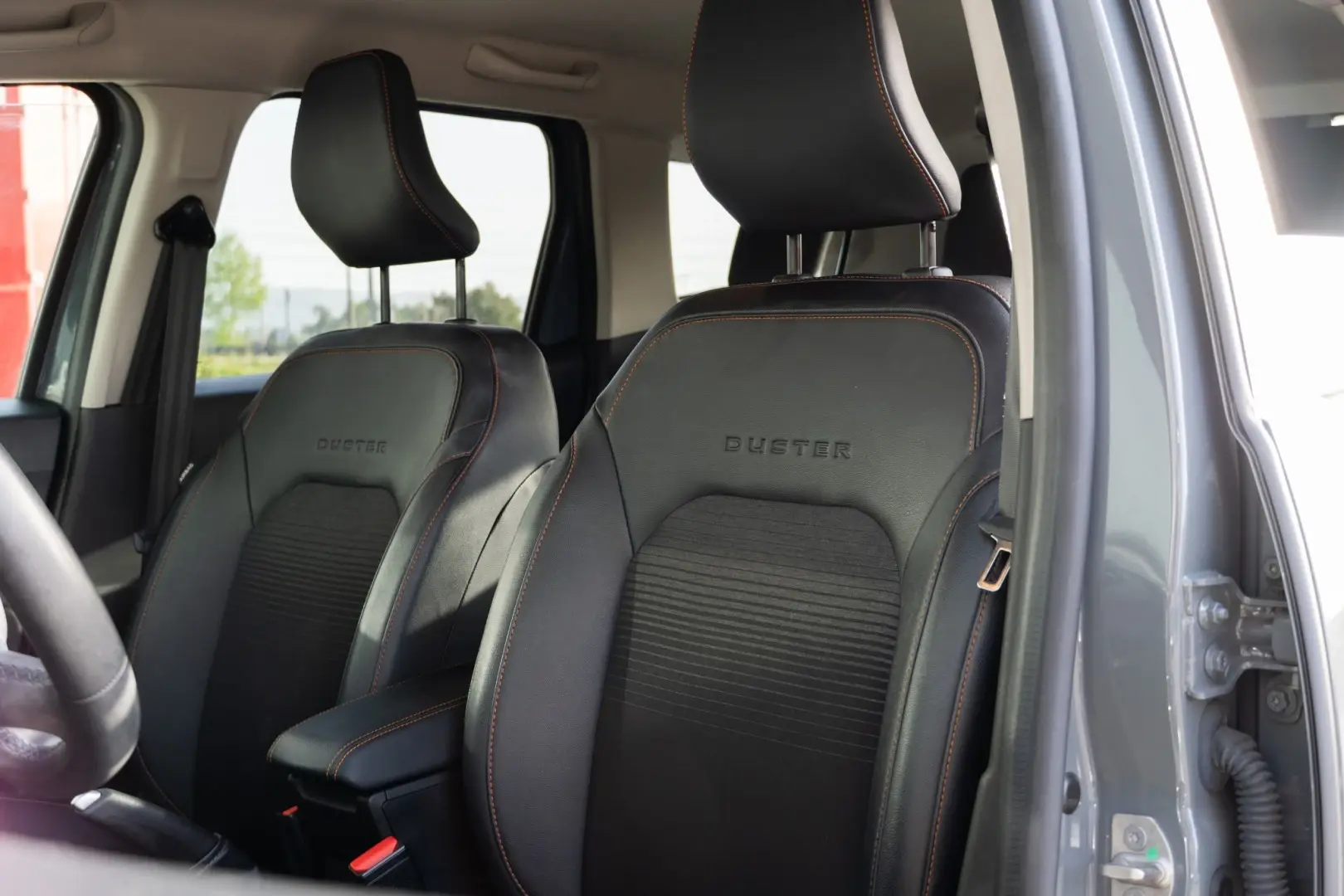 Dacia Duster 1.0 TCe Prestige 8