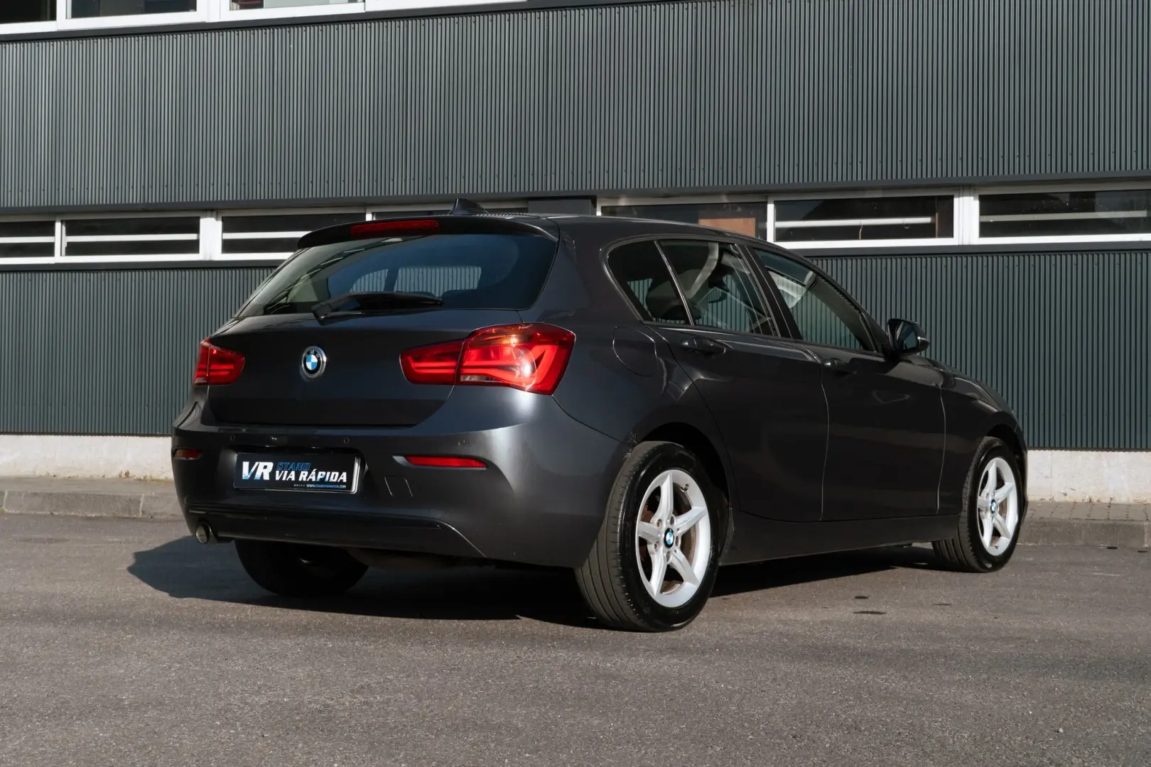 BMW 116 d Line Sport 4