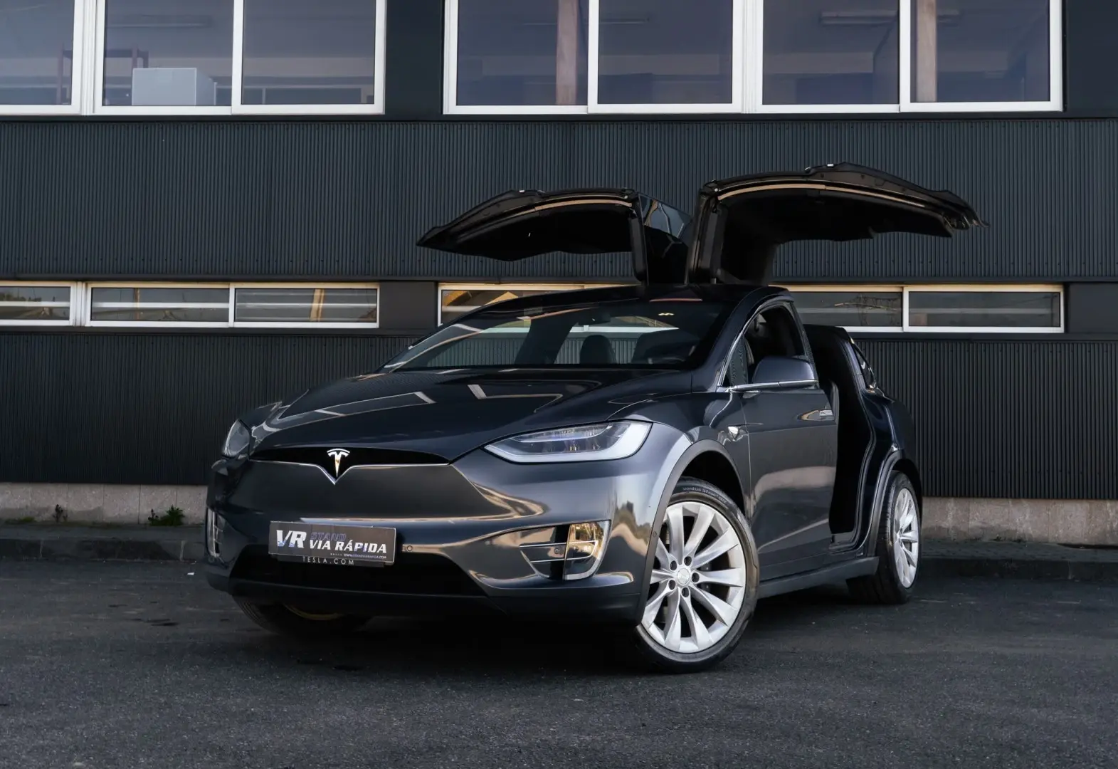 Tesla Model X 1