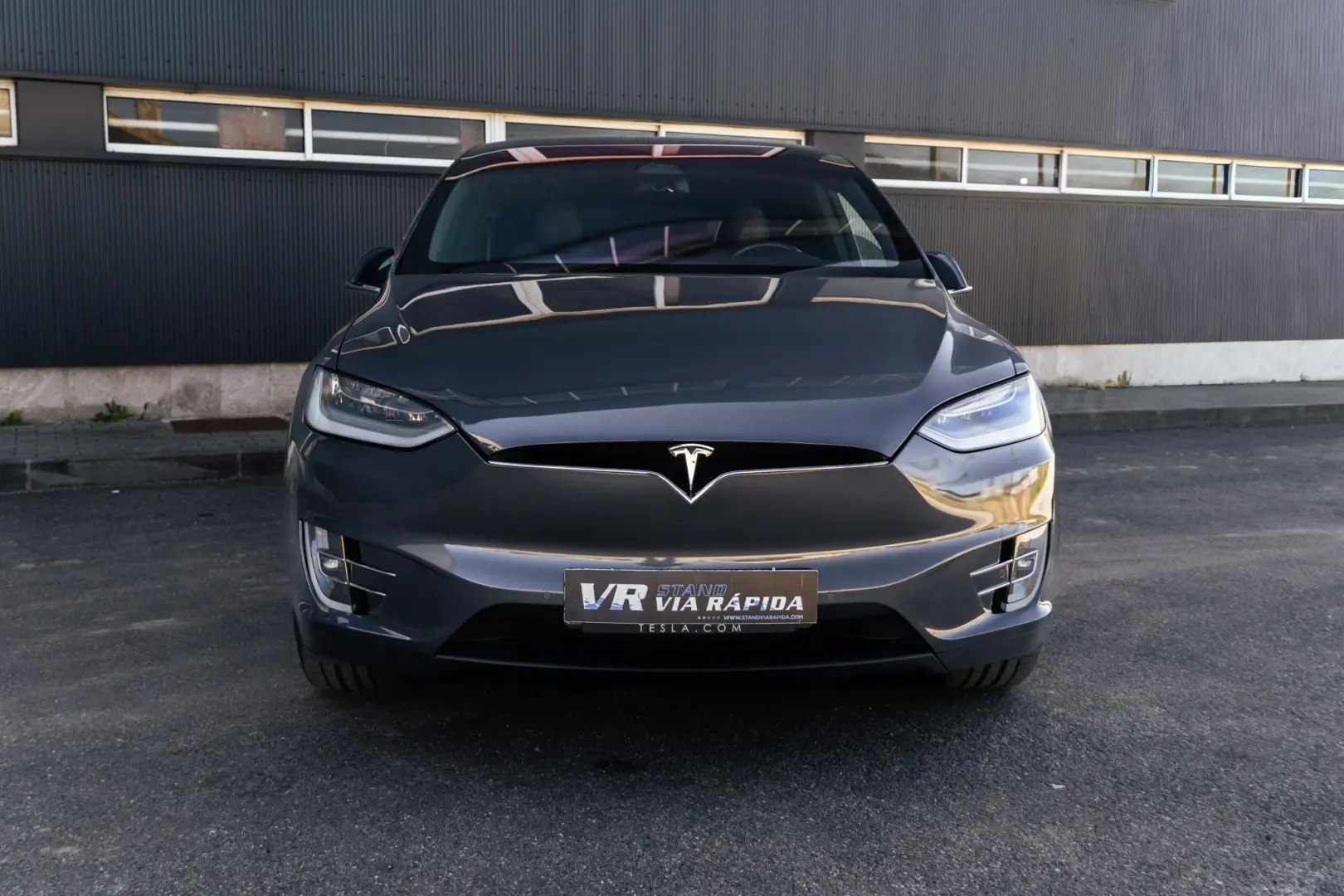 Tesla Model X 3